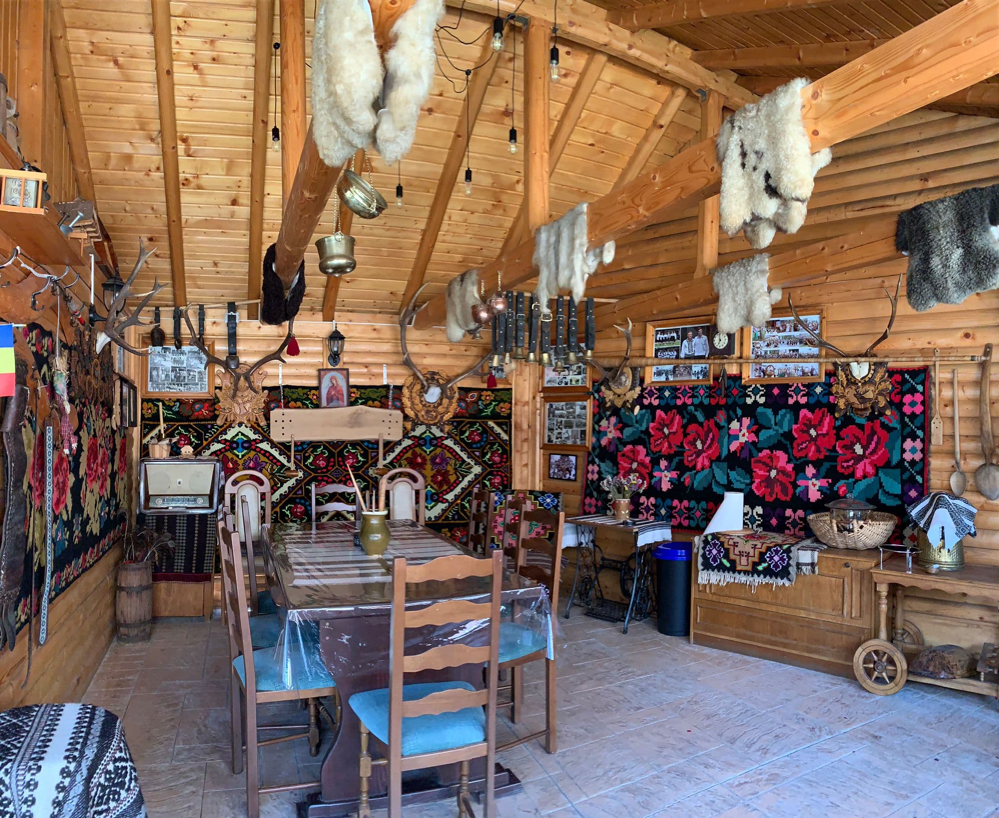 Casa de pe Deal Sadova - Imagine 11